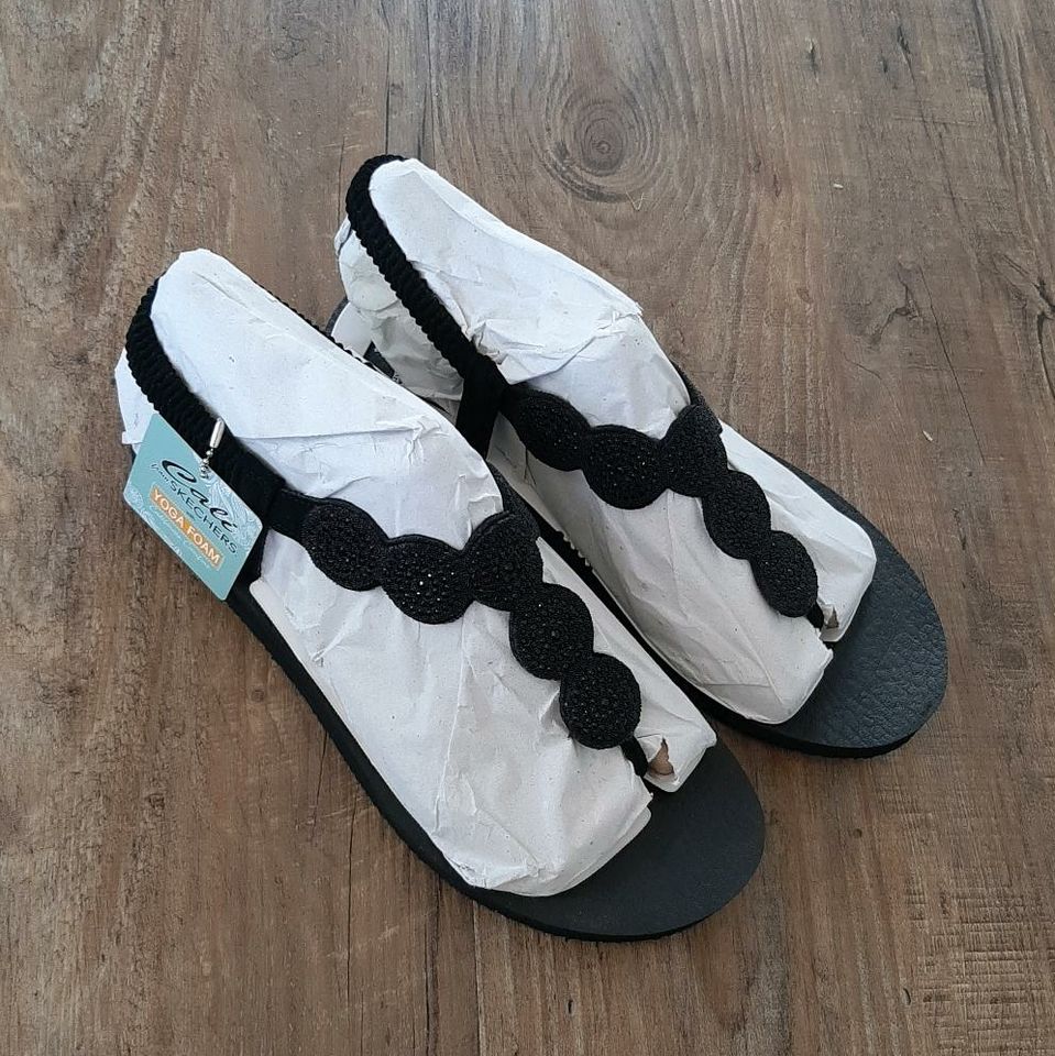 NEU Skechers Sandalen Gr.39 schwarz in Bremen