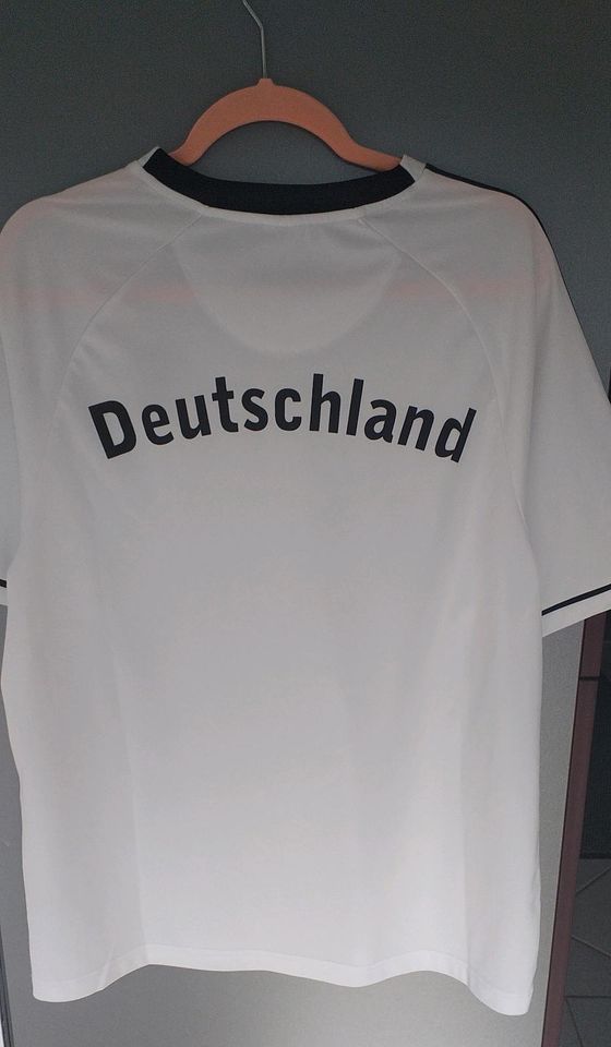 Fussballshirt Deutschland 2010 Größe L in Wettin-Löbejün