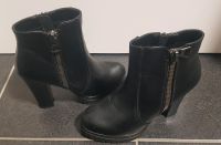 Catwalk Schuhe Stiefel Stiefeltte Leder Gr. 38 Neuwertig Nordrhein-Westfalen - Oberhausen Vorschau