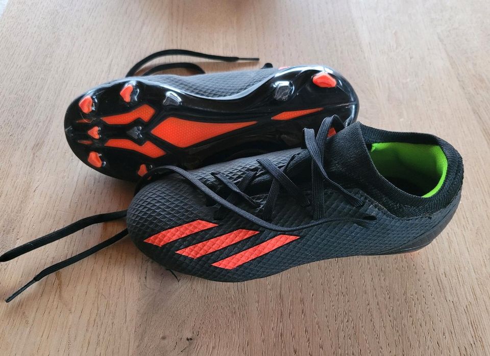 Adidas Fußballschuhe Gr32 in Clausthal-Zellerfeld