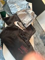 Nike Pullis Adidas Shorts 2 Tshirts Größe 158 Nordrhein-Westfalen - Roetgen Vorschau