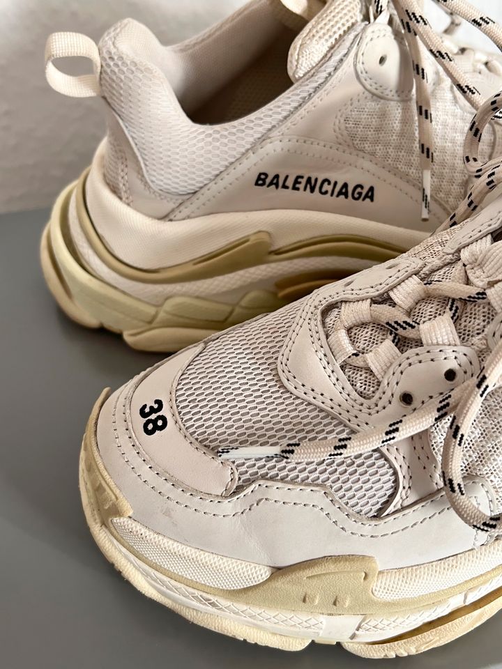 Balenciaga Triple S Sneaker❤️Gr. 38 in Darmstadt