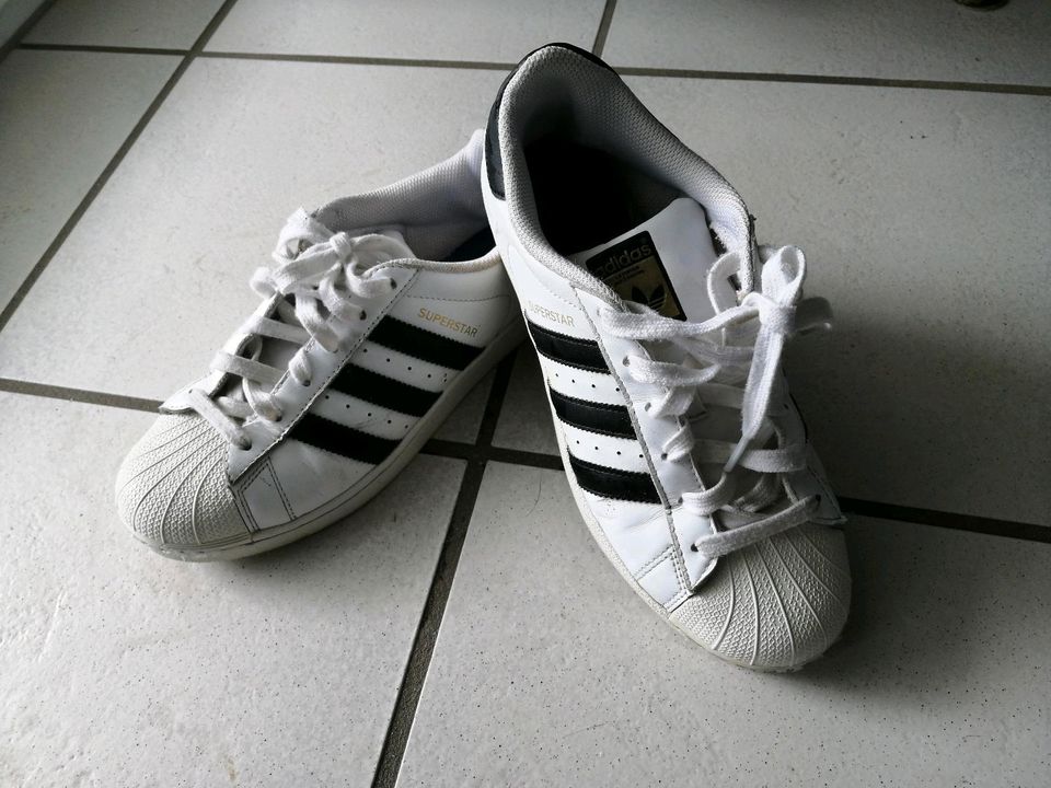 Turnschuhe adidas Superstar Sports Turn Schuhe weiß schwarz Sport in  Rheinland-Pfalz - Worms | eBay Kleinanzeigen ist jetzt Kleinanzeigen