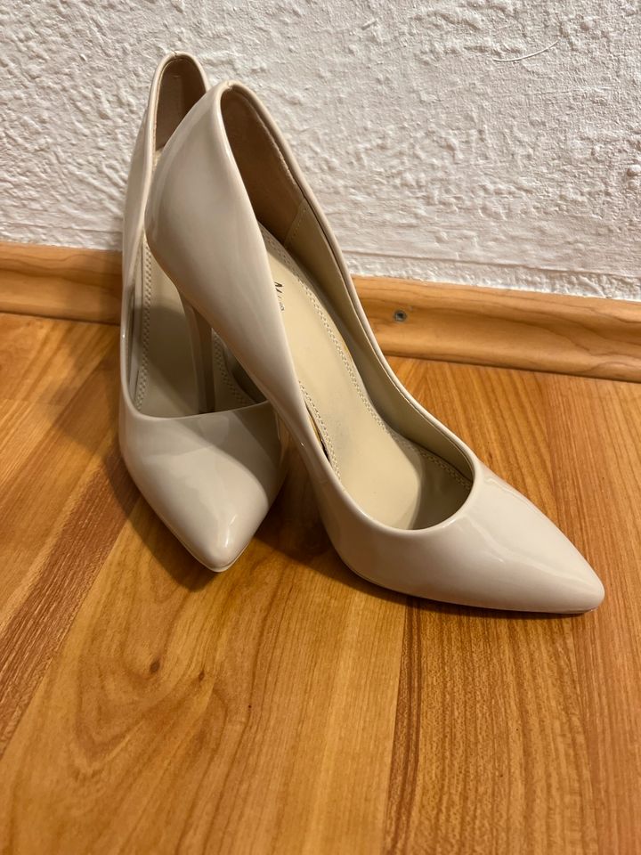 High Heels/Pumps in Beige in Bielefeld