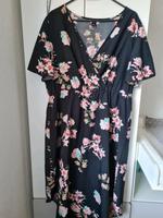 geblühmtes Kleid Shein Curve Größe 44 Hessen - Messel Vorschau
