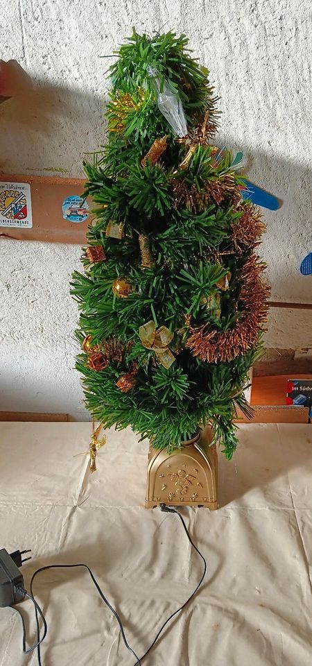 Weihnachtsbaum künstlich ca.80 cm hoch in Bretzenheim