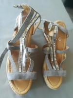 NEU • Tolle Damenschuhe mit schönem Design. Größe 41. Bayern - Würzburg Vorschau