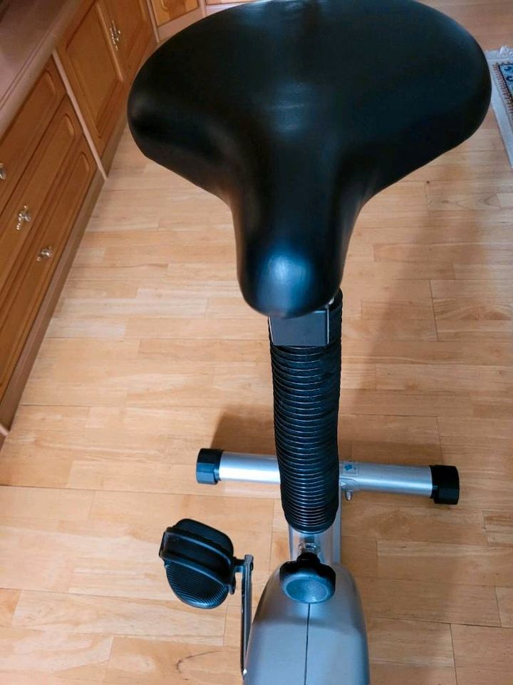 Stamm Bodyfit HT Fit 200, Ergometer, Indoor Fahrrad, Trainingsrad in Wiesbaden