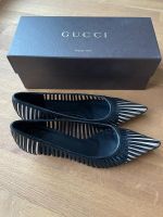 Gucci Pumps in schwarz beige zu verkaufen Düsseldorf - Bilk Vorschau