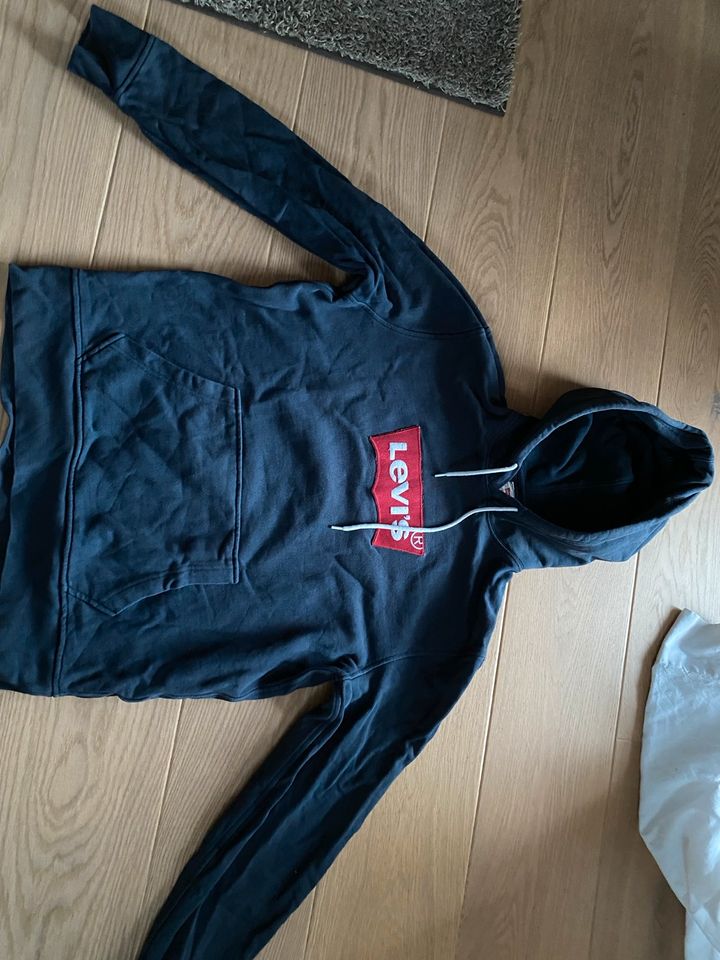 Levi’s Pullover - M in Aachen