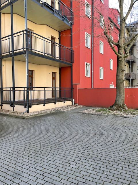 2-Zimmer / Balkon / Tageslichtbad mit Wanne / Stellplatz in Leipzig