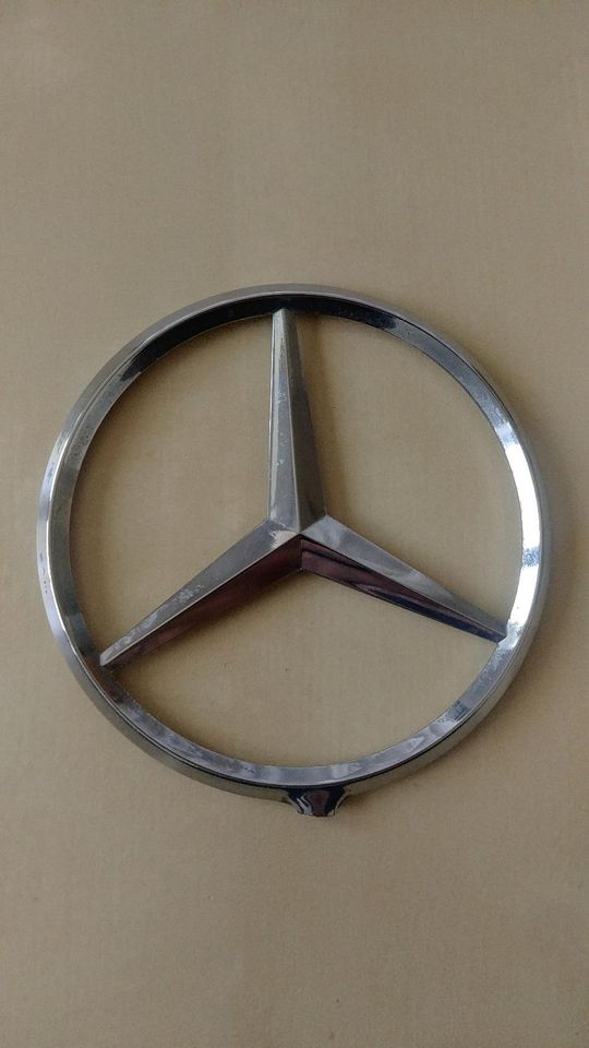 Mercedes Benz Emblem in Frankfurt am Main