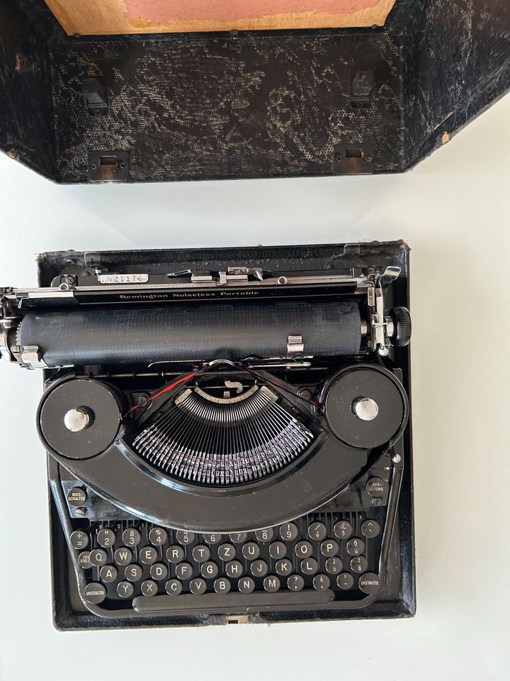 Alte Schreibmaschine Remington noiseless Portable in Lorsch