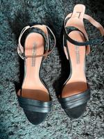 BUFFALO London Sandalen Gr. 39 schwarz Leder Niedersachsen - Seevetal Vorschau