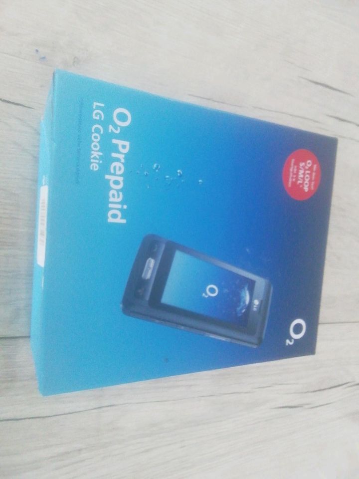 LG Prepaid Handy KP502 Zweithändy OVP fast neu Neuer Akku in Plattling