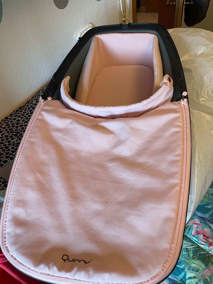 Quinny Lux Babywanne Blush/Rose in Glowe Rügen