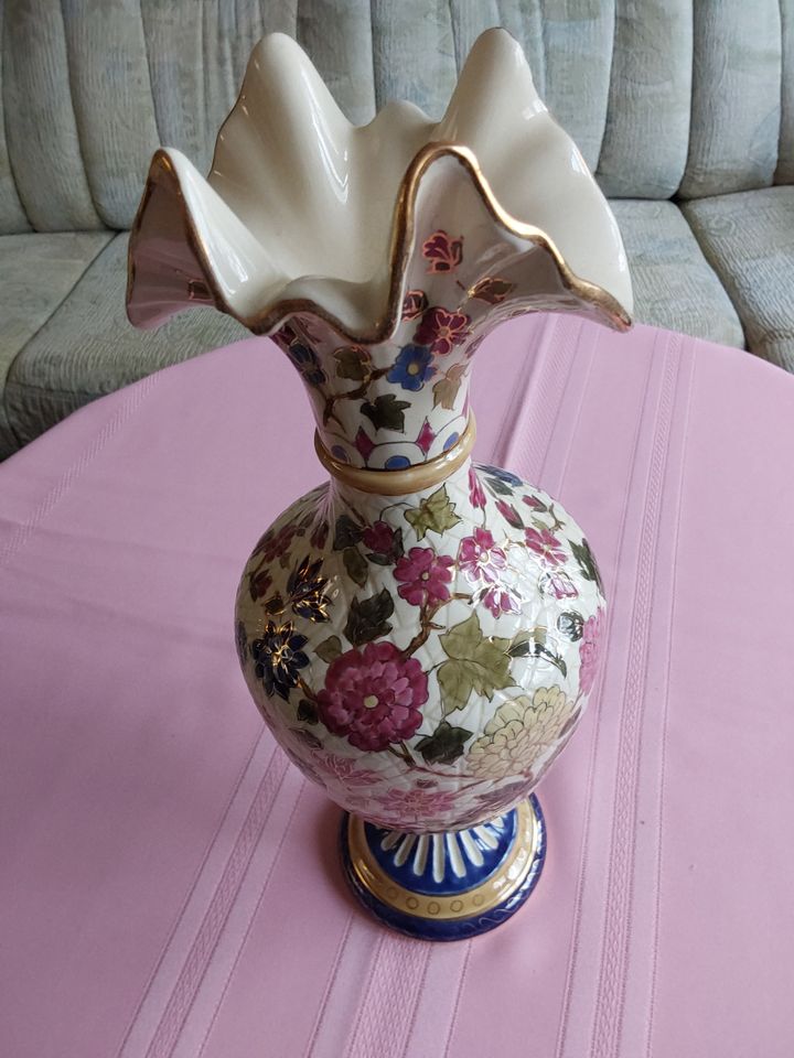 Dekorative Vase mit Beschädigung in Leipzig