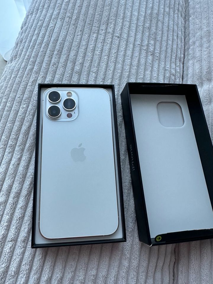 Iphone 13 Pro Max,Silver 128 GB in Braunschweig