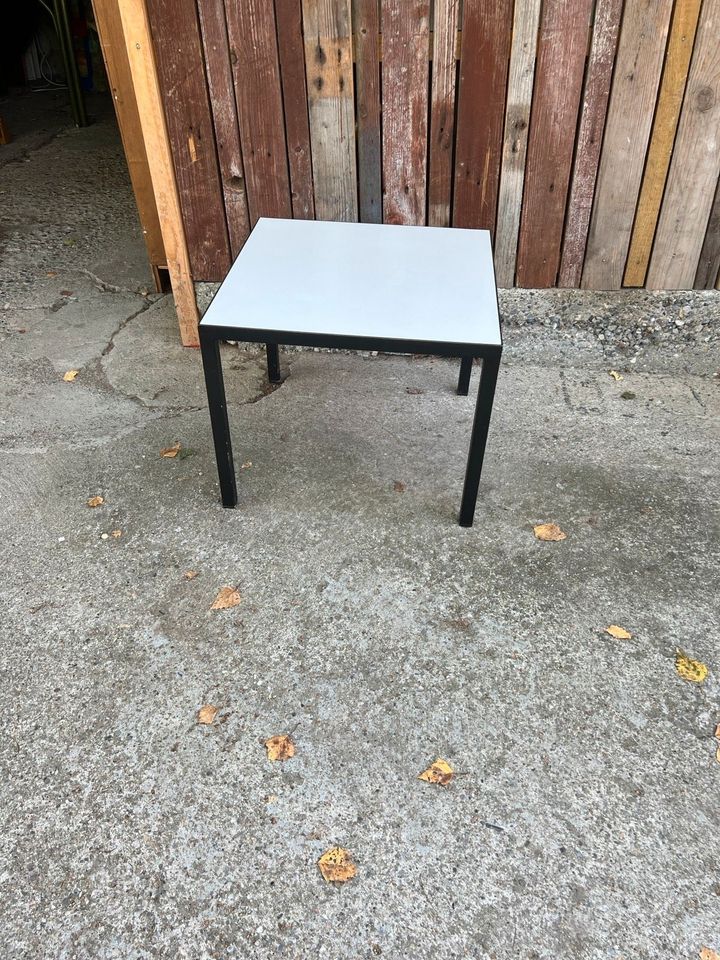 Tisch, Couchtisch, Beistelltisch H40xB50xL50cm. in Überlingen