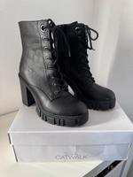 Stiefeletten Damen hoch schwarz Gr. 38 Hessen - Büdingen Vorschau