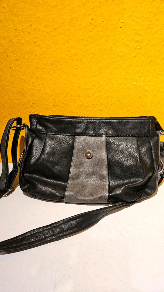 Damen Handtasche Tasche Schwarz Lihao Bags in Siegburg