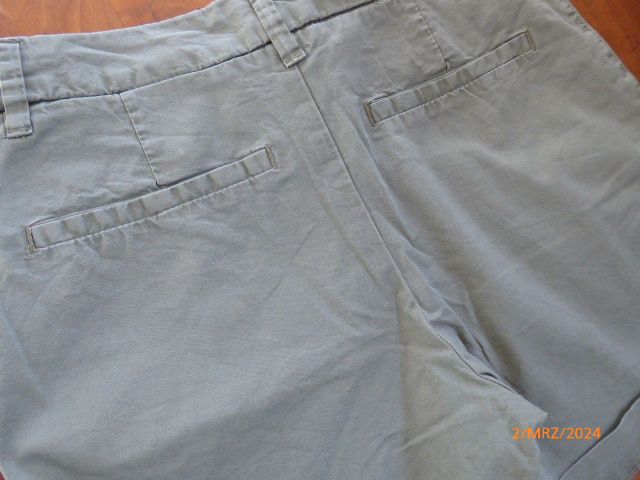 H&M - Hose Shorts khaki Gr. 34 / XS in Ehrenkirchen