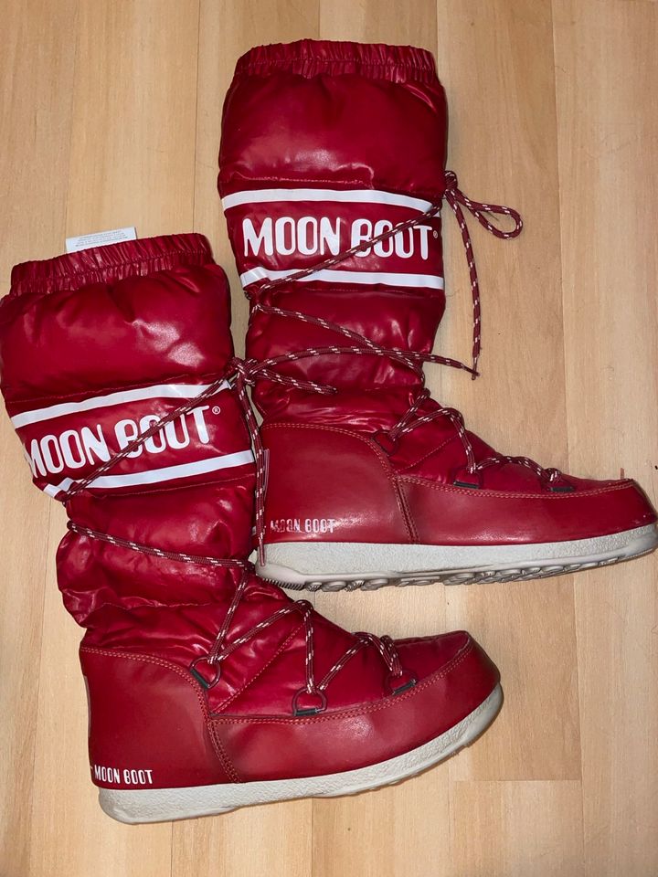 Moon Boots Gr 40 (passt für Gr 39/40) in Gotha