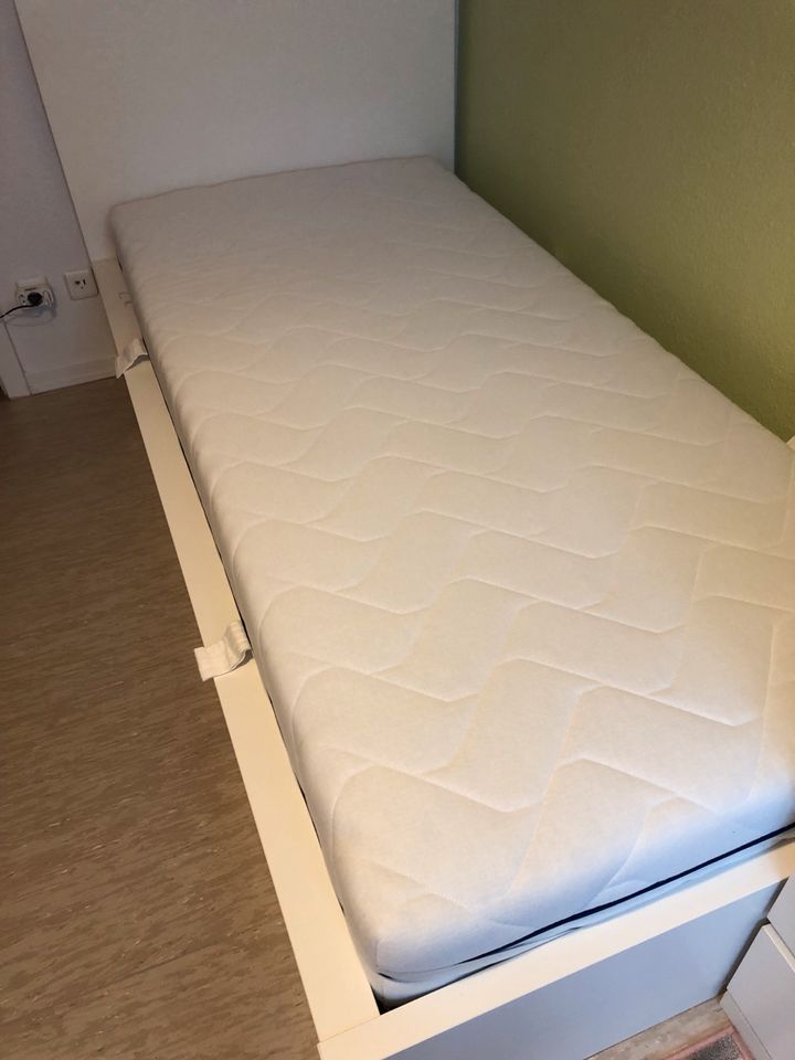 Ikea Malm - Bett Liegefläche: 0,90 x 2,00 m in Hamburg