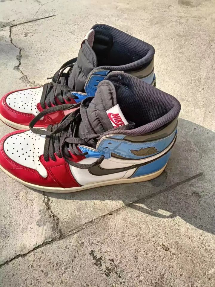 Nike Air Jordan 1 Größe 42,5 Original in Hemdingen