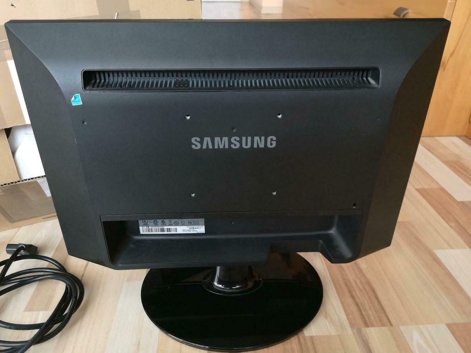 Samsung 2053bw monitor 1680 x 1050 in Ronnenberg