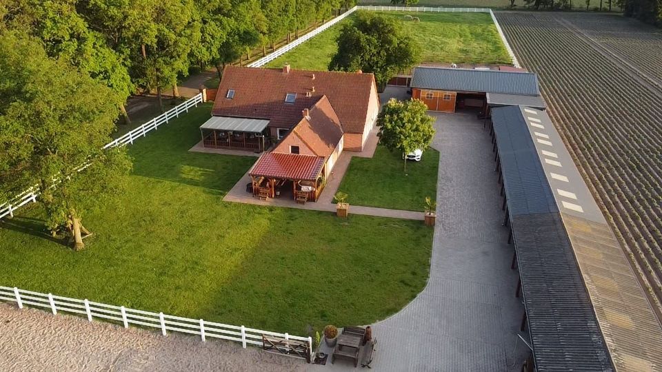 Pferdehof zu verkaufen im Emsland – Schicke Ranch mit gehobenem Wohnkomfort! in Rhede