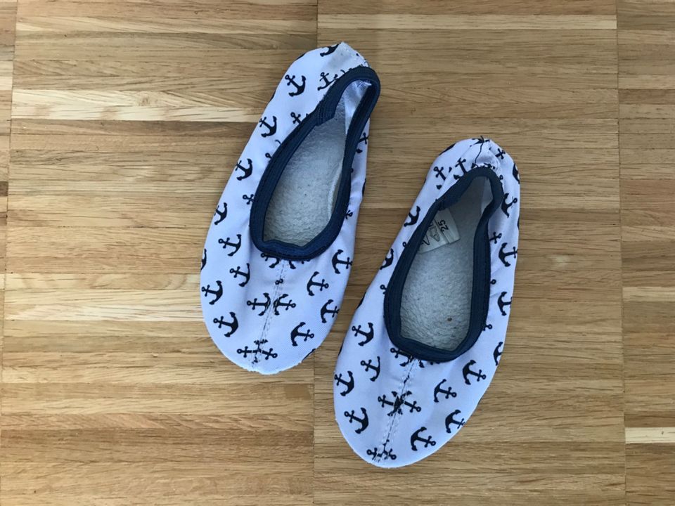 Kinder Gymnastikschuhe - Größe 25 - Weiß mit Anker in Oberkochen