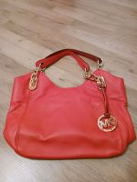 Michael Kors Lederhandtasche, rot und gold Bayern - Eching (Kr Freising) Vorschau