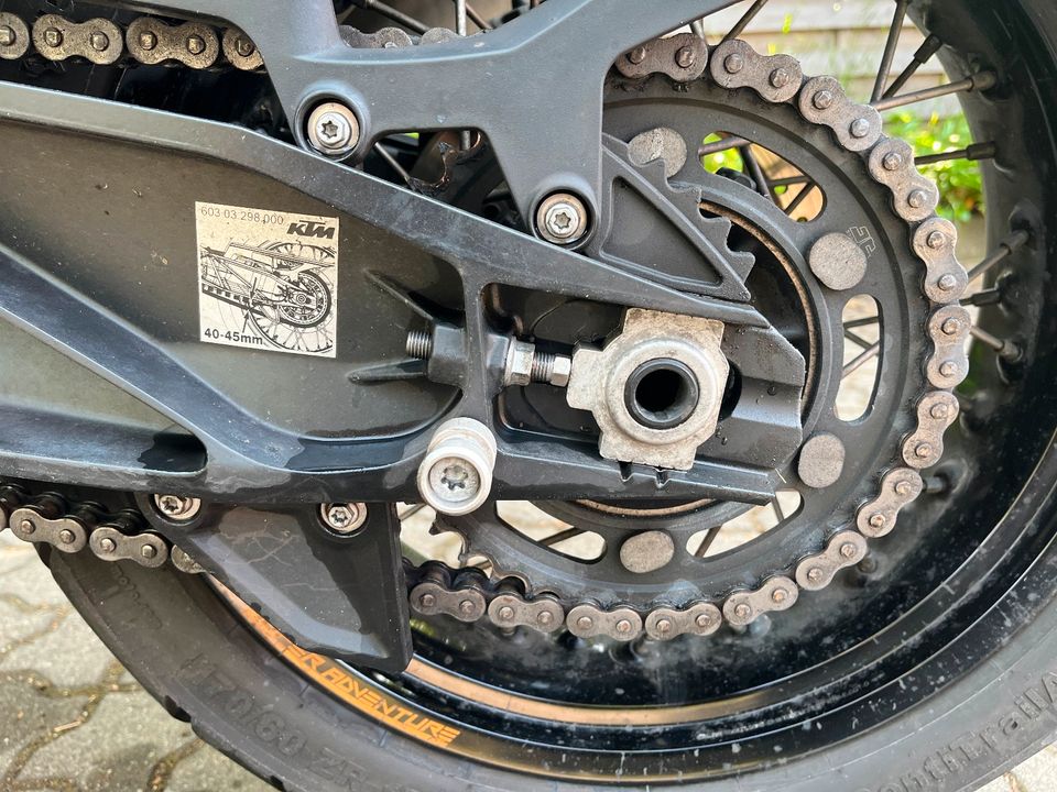 KTM 1290 Super Adventure Akrapovic Reifen Batterie Neu Tüv Koffer in Dresden