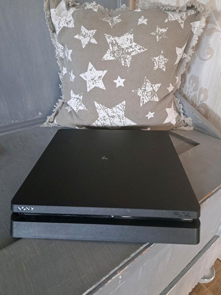 Sony Playstation 4 slim 1 TB in Saterland