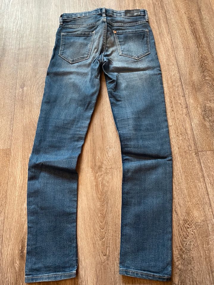 Jeans Gr. 140 in Hohenmölsen