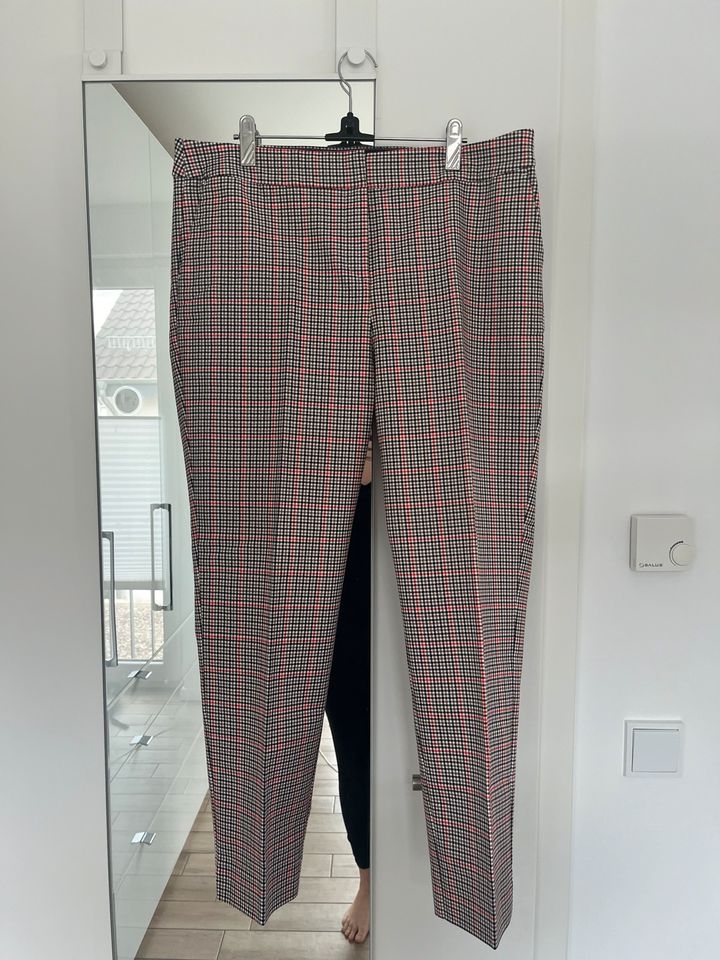 Boden Hose 7/8 kariert blau Khaki rot weiß 42 neu in Heuchelheim