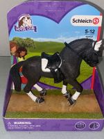 Schleich 42457 Horse Club Reithengst Tunier Pferd Zubehör TOP Hude (Oldenburg) - Nordenholz Vorschau