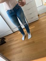 Hilfiger Denim Jeanshose W29 L32 Hessen - Bad Vilbel Vorschau