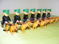 PLAYMOBIL 3984 Polizist Polizei Schäferhund Spürhund Hundeführer Niedersachsen - Bippen Vorschau