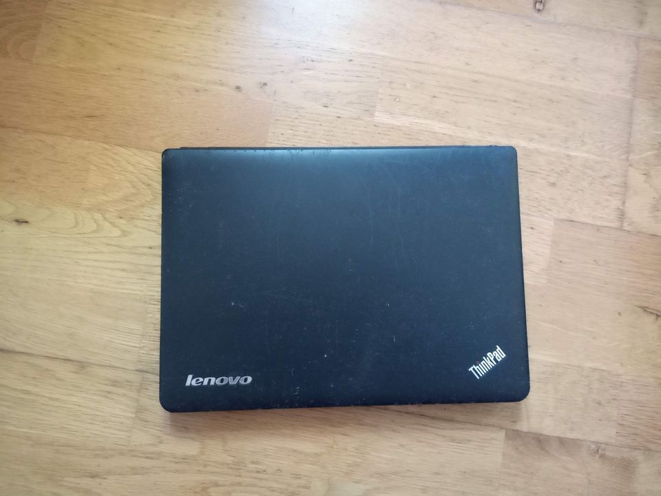 Lenovo ThinkPad X121e - 3051-5YG in Berlin