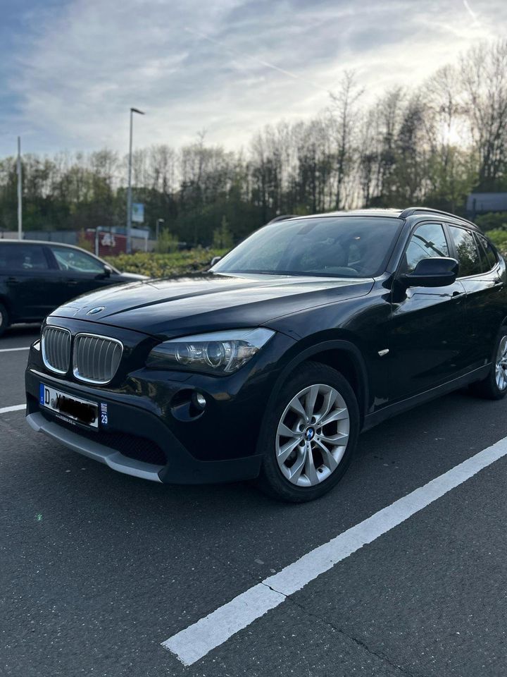 TOP! BMW X1 VOLLEDER- PANORAMADACH- ALLRAD - 204 PS in Düsseldorf