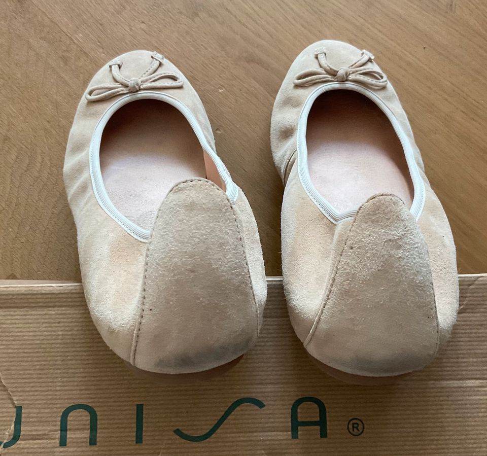 Unisa Ballerinas Größe 41, beige, Wildleder in Freiburg im Breisgau