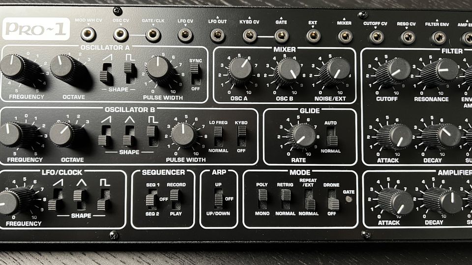 Behringer Pro-1 Synthesizer in Berlin
