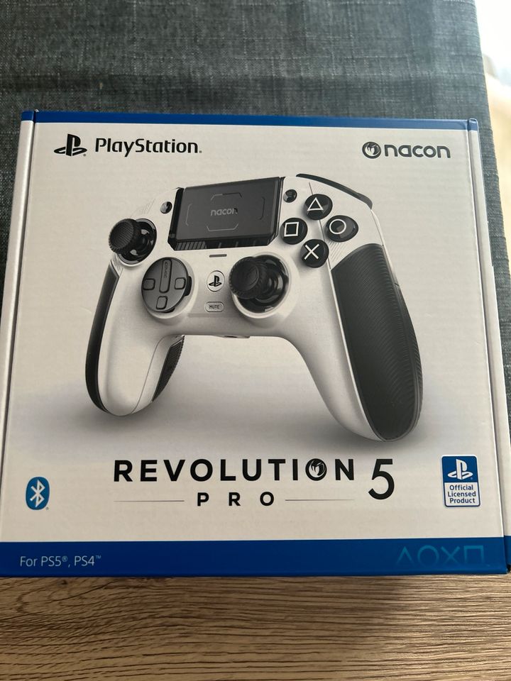 PlayStation Nacon Revolution 5 Pro - Neu in Hamburg