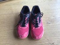 Turnschuhe Volleyballschuhe Hallenschuhe von Asics Gr 40 München - Trudering-Riem Vorschau