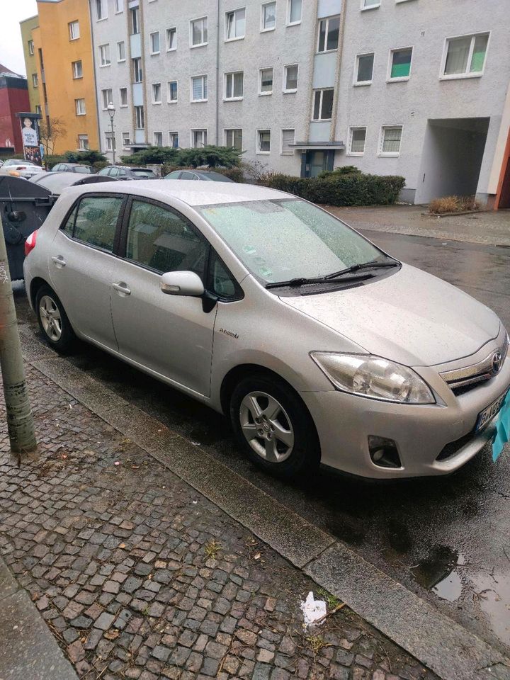 Toyota Auris Hybrid 2012 Autmatik, Kamera V+H r. in Berlin