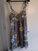 Esprit Kleid geblümt Größe 40 Neu Niedersachsen - Hemmoor Vorschau