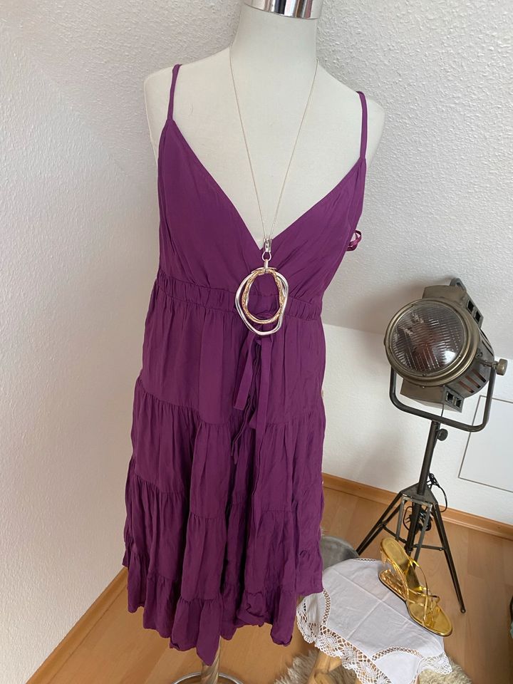 Tolles Esprit Sommerkleid in Größe 40 lila. in Pöschendorf