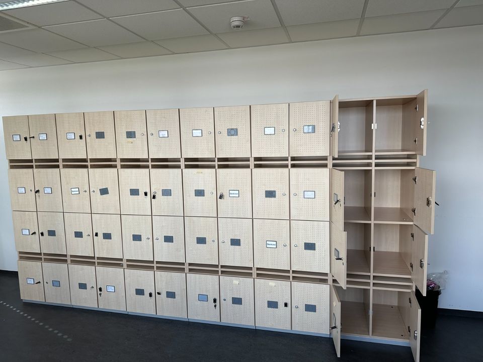 ❗️180x Wertfachschrank Steelcase Ahorn Silber/ Büro SET/ Aktenschrank/ Bürospind/ elektrisch Höhenverstellbare Schreibtische/ hydraulische Schreibtische/ Stehtische/ Rollcontainer/ Büromöbel in Linden